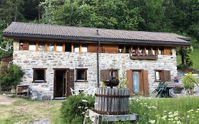 A L'Oree Du Bisse